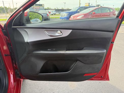 Used 2023 Kia Forte LXS w/ LXS Technology Package FWD image 19