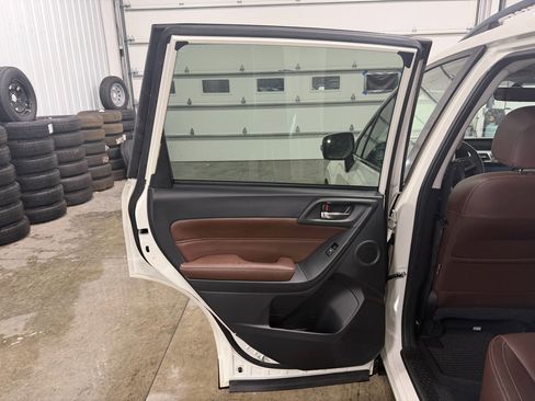 Used 2017 Subaru Forester 2.5i Touring w/ Popular Package #2 image 28
