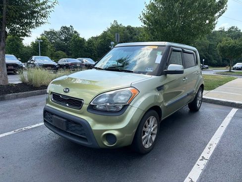 Used 2013 Kia Soul + w/ Audio Pkg FWD image 3