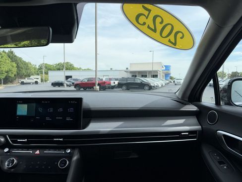 Used 2025 Hyundai Sonata SEL image 19