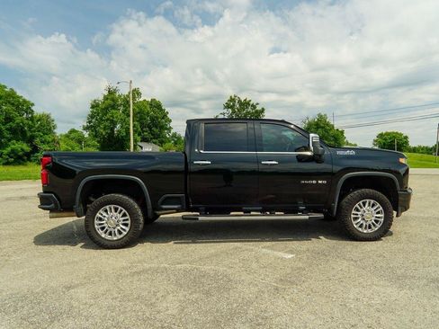 Used 2022 Chevrolet Silverado 3500 High Country w/ Z71 Off-Road Package AWD/4WD image 2