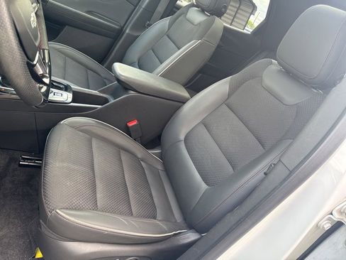 Used 2023 Chevrolet TrailBlazer RS w/ Sun and Liftgate Package AWD/4WD image 11