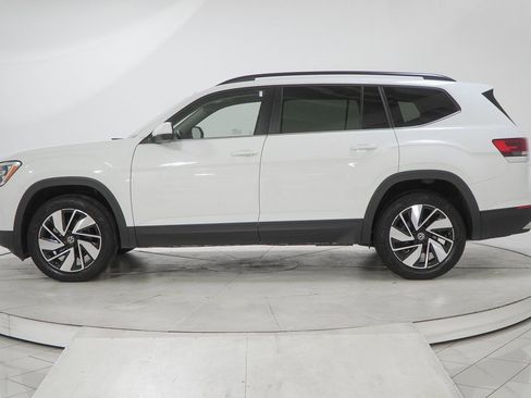 Used 2025 Volkswagen Atlas SE image 6