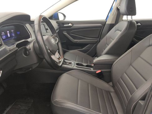 Used 2024 Volkswagen Jetta SE FWD image 17