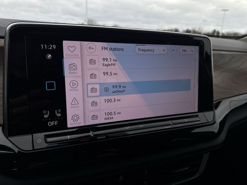 New 2026 Volkswagen Atlas SE image 13