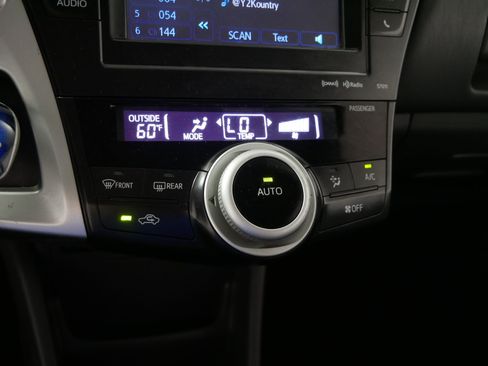 Used 2012 Toyota Prius V Five FWD image 23