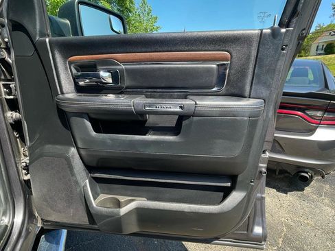 Used 2016 RAM 1500 Laramie w/ Convenience Group AWD/4WD image 28