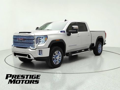 Used 2022 GMC Sierra 3500 Denali w/ Denali Ultimate Package AWD/4WD image 3