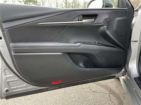 Used 2025 Toyota Camry LE image 17
