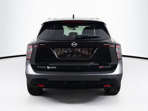 Used 2025 Nissan Kicks SR AWD/4WD image 6