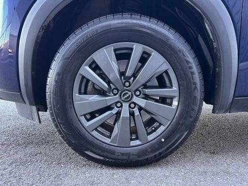 Used 2024 Nissan Pathfinder SV image 9