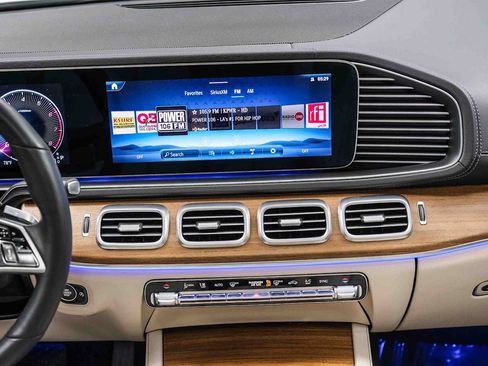 Certified 2025 Mercedes-Benz GLS 450 4MATIC image 16