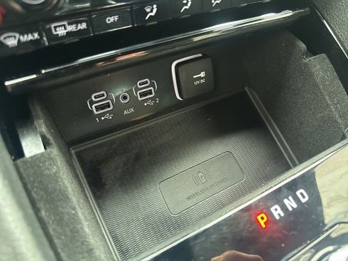 Used 2022 Jeep Grand Cherokee Altitude image 15