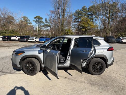 Used 2024 Toyota Corolla Cross LE image 18