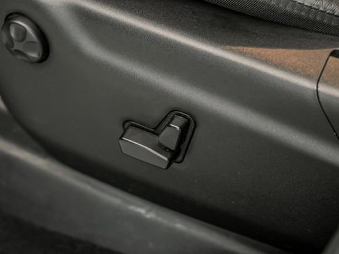 Used 2020 Jeep Grand Cherokee Altitude image 16