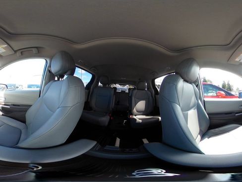 Used 2023 Toyota Sienna XLE FWD image 40
