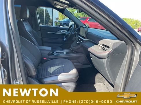 Used 2025 Ford Explorer ST-Line w/ ST-Line Street Pack AWD/4WD image 23