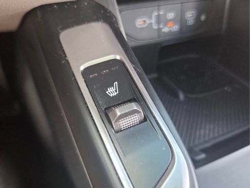 Certified 2025 Kia Sorento S w/ Panoramic Sunroof Package FWD image 26