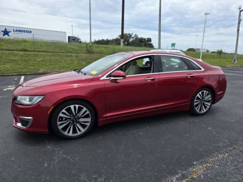 Used 2020 Lincoln MKZ Reserve w/ Elements Package FWD image 9