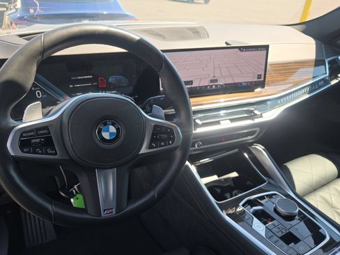 Used 2025 BMW X6 xDrive40i AWD/4WD image 3