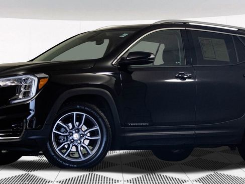Certified 2023 GMC Terrain SLT image 2