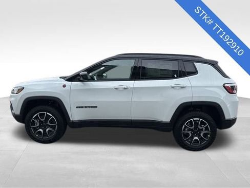 New 2026 Jeep Compass Trailhawk image 4