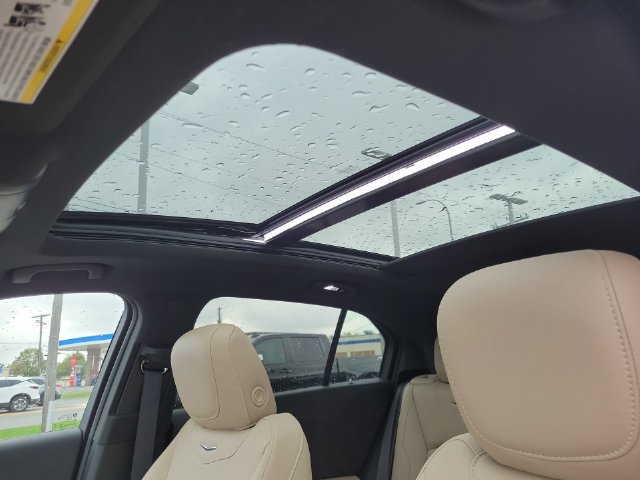 Certified 2024 Cadillac XT4 Luxury w/ Cold Weather Package FWD image 24