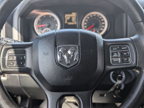 Used 2017 RAM 1500 Express AWD/4WD image 16