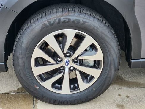 Certified 2025 Subaru Outback Premium image 12