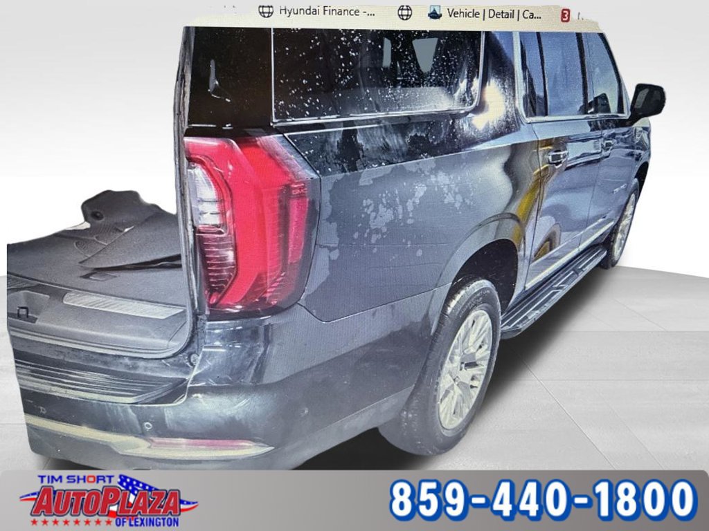 Used 2025 GMC Yukon XL Denali AWD/4WD image 4