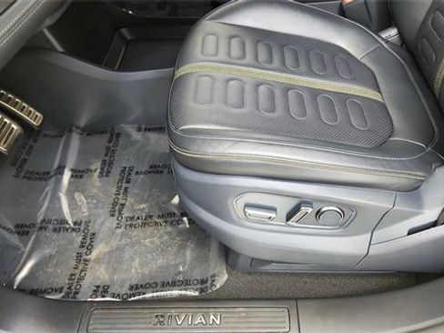 Used 2022 Rivian R1T Launch Edition image 34