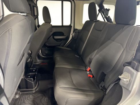 Used 2018 Jeep Wrangler Unlimited Sport S AWD/4WD image 24
