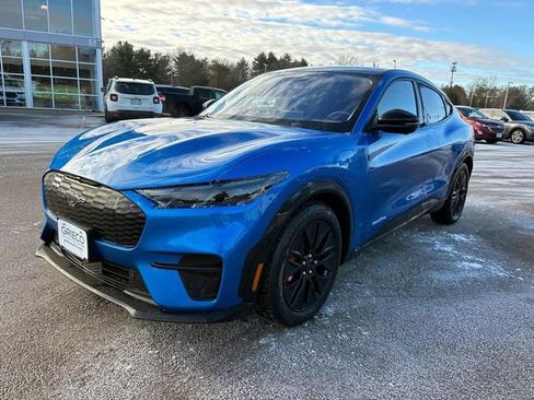 Used 2025 Ford Mustang Mach-E Premium w/ Sport Appearance Package image 6