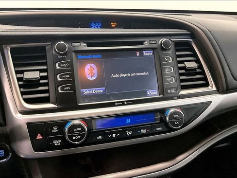 Used 2015 Toyota Highlander XLE image 31