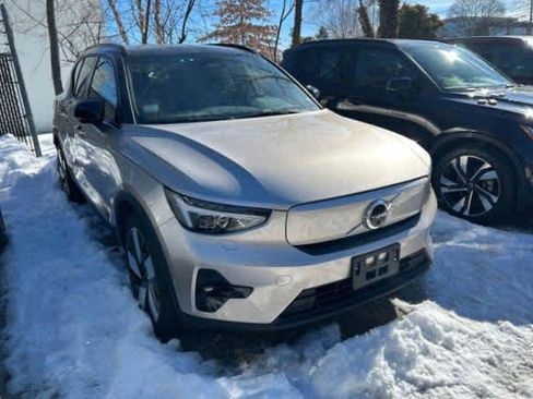 Used 2023 Volvo XC40 Recharge Ultimate w/ Protection Package Premier image 5