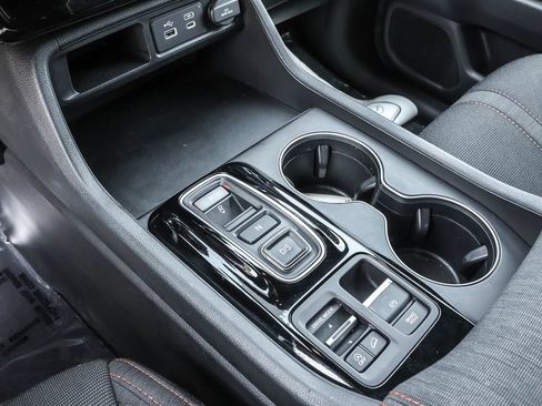 Used 2025 Honda Pilot Sport image 25