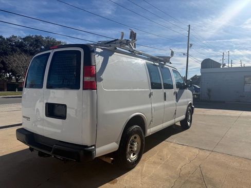 Used 2015 Chevrolet Express 2500 image 5