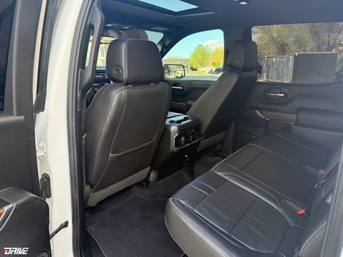Used 2019 Chevrolet Silverado 1500 High Country w/ Technology Package AWD/4WD image 32