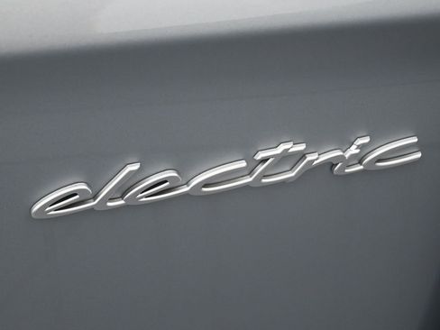 Certified 2025 Porsche Taycan image 9