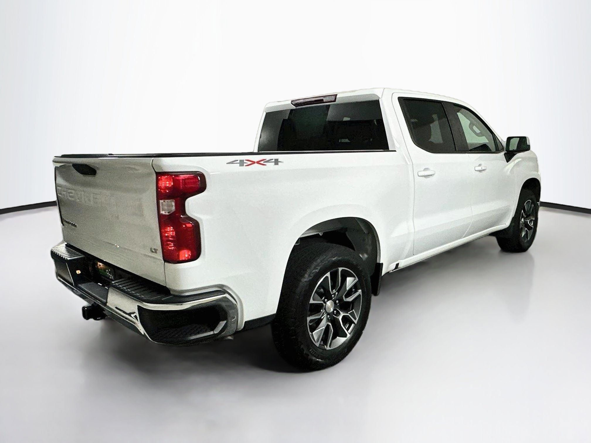 Used 2024 Chevrolet Silverado 1500 LT AWD/4WD image 9