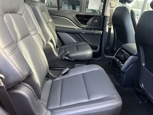 New 2025 Lincoln Aviator AWD w/ Jet Appearance Package image 7