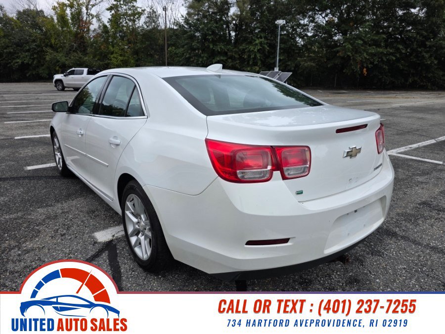 Used 2016 Chevrolet Malibu LT w/ Power Convenience Package FWD image 3