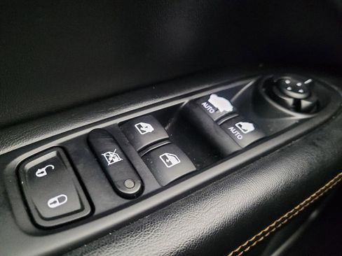 Used 2020 Jeep Compass Limited image 27