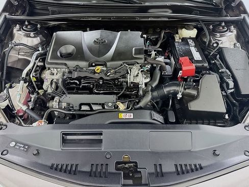 Used 2018 Toyota Camry LE image 25
