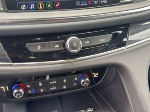 Used 2024 Buick Enclave Premium image 16
