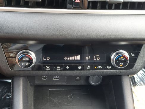Used 2024 Mitsubishi Outlander Ralliart AWD/4WD image 27