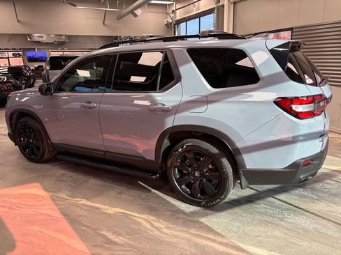 Used 2025 Honda Pilot Black Edition image 41