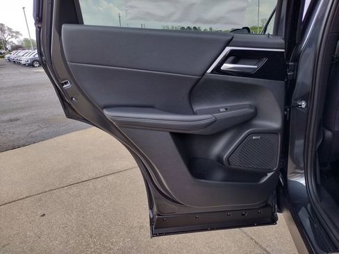 New 2026 Mitsubishi Outlander LE AWD/4WD image 30