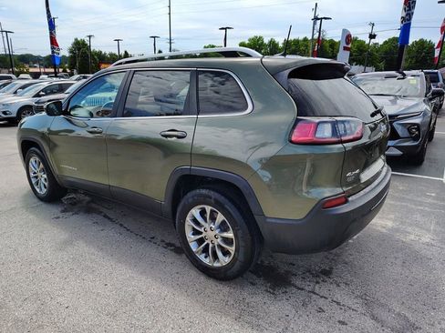 Used 2019 Jeep Cherokee Latitude Plus w/ Cold Weather Group AWD/4WD image 6