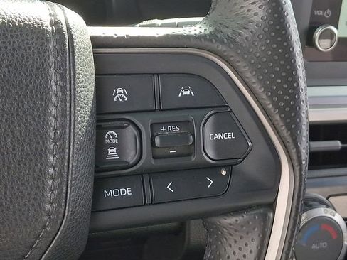 Used 2025 Toyota 4Runner TRD Off-Road image 25